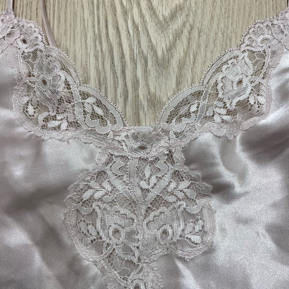 Victoria’s Secret pink silk lace sleep top size medium women’s - Picture 2 of 4